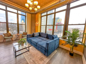 McCormick Place Stylish corner unit with Optional parking, gym access that sleeps up to 6